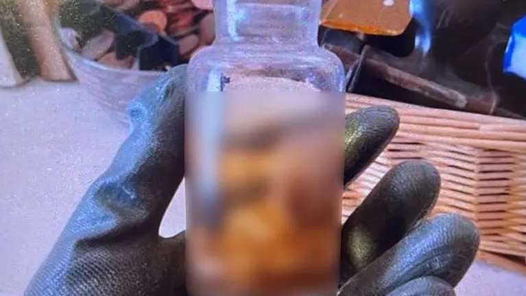 Αυτός είναι ο 77χρονος που κρατούσε φιάλη με έμβρυο σε φορμόλη - Οικονομολόγος, λογοτέχνης και μεταφραστής