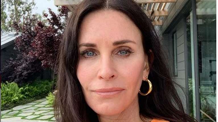 Η Courteney Cox αφήνει την 15χρονη κόρη της να κάνει το μακιγιάζ της