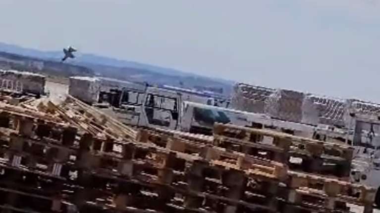 Συντριβή ισπανικού μαχητικού F-18 στη Σαραγόσα [βίντεο]