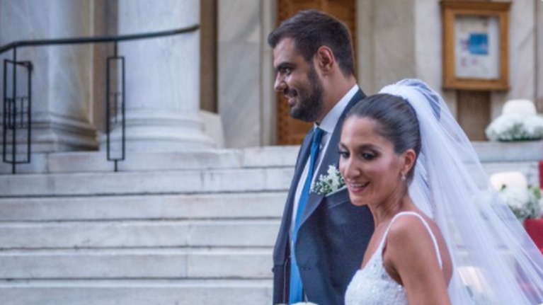 Παντρεύτηκε ο Πρόεδρος της ΟΝΝΕΔ - Η δικηγόρος που του έκλεψε την καρδιά [Εικόνες]