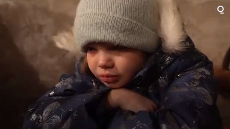 Πόλεμος στην Ουκρανία - Βίντεο "γροθιά στο στομάχι": "Δεν θέλω να πεθάνω", λέει ένα παιδάκι κλαίγοντας
