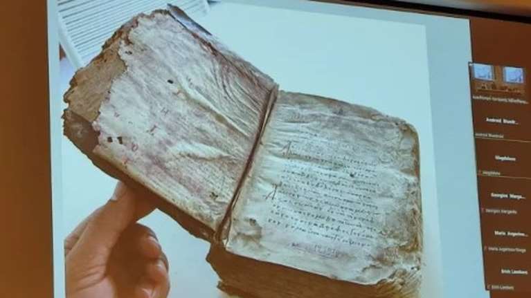 ''Παράθυρο'' στο παρελθόν: Σπάνια βυζαντινά χειρόγραφα στη βιβλιοθήκη του ΑΠΘ [εικόνες]