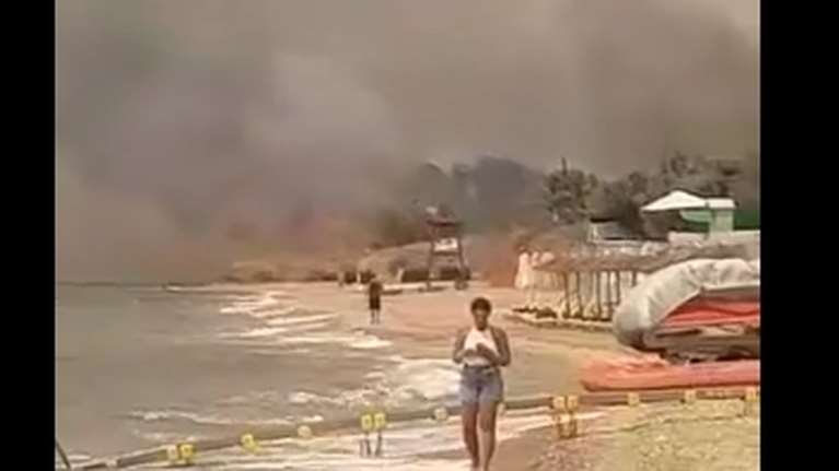 Εκτός ελέγχου η φωτιά στην Αλεξανδρούπολη: Εικόνες που θυμίζουν Μάτι - Εκκενώνονται οικισμοί