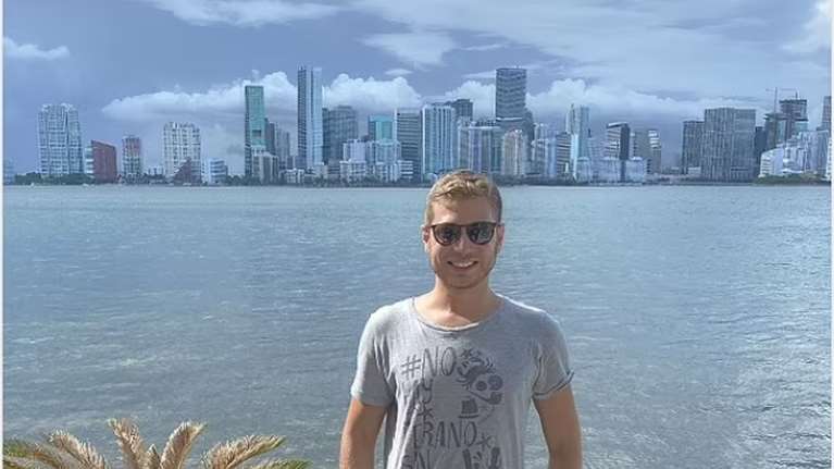 Ισραήλ: Σάλος για τον γιο του Νετανιάχου που είναι στο Μαϊάμι - Εξοργισμένοι οι στρατιώτες που έτρεξαν να καταταγούν