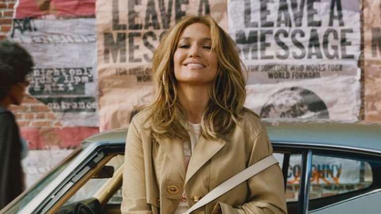 Τζένιφερ Λόπεζ: Στην Ουάσινγκτον με απίθανο look για την ορκωμοσία Μπάιντεν [εικόνες]