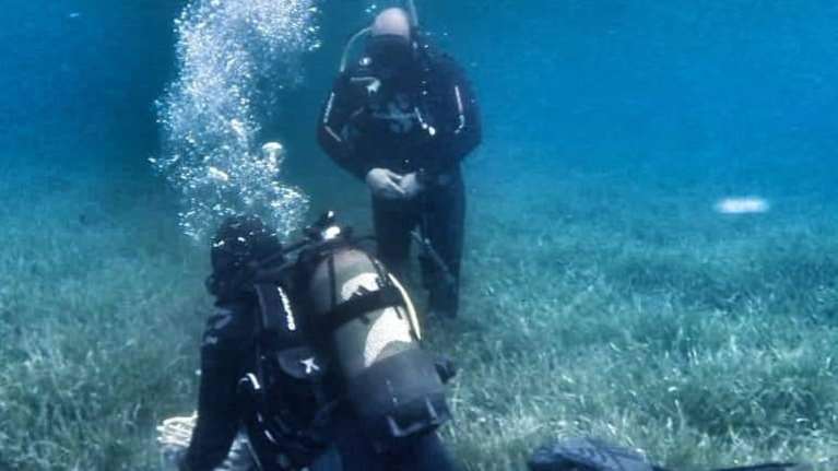 Κρασιά από τον βυθό της Χαλκιδικής στα βάθη της Ιαπωνίας - Συνοδεύουν το σούσι με υποβρύχιο ερυθρό οίνο [εικόνες]