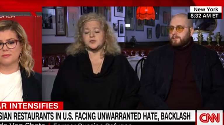 Ρωσίδα εστιάτορας στη Νέα Υόρκη, παντρεμένη με Ουκρανό, έχασε το 60% των κρατήσεων [βίντεο]