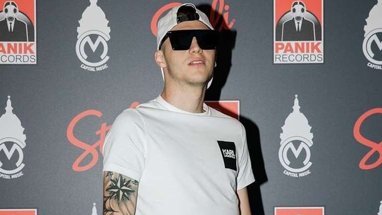 Συνελήφθη ο τράπερ Trannos στο Καματερό για οπλοκατοχή - Είχε πάνω του πιστόλι με σφαίρες