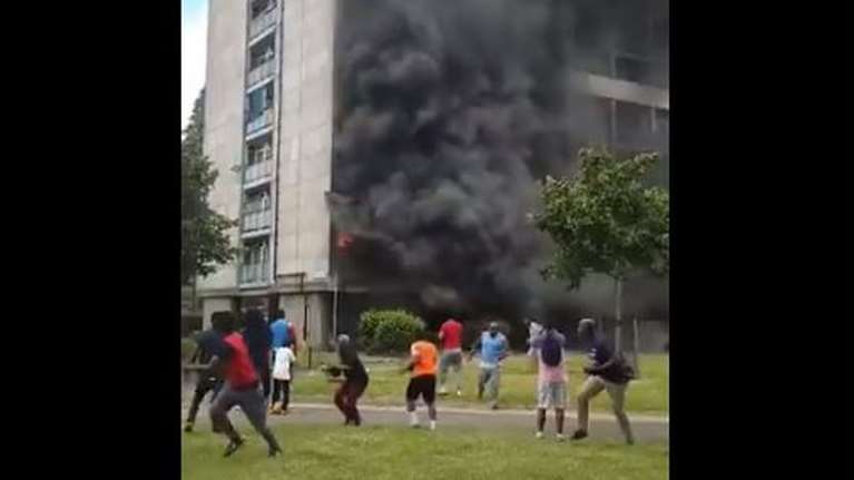 Λονδίνο: Μεγάλη πυρκαγιά σε συγκρότημα πολυκατοικιών - 18 τραυματίες [Βίντεο]