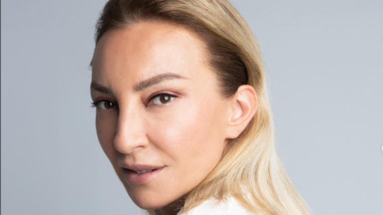 Ρούλα Ρέβη: &quot;Έχουμε χωρίσει πολλές φορές γιατί πού και πού μου τη δίνεις…&quot;