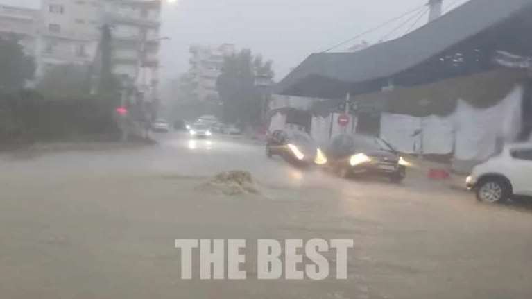 Εντονη κακοκαιρία στην Πάτρα: Πλημμύρισαν δρόμοι - Σαρώνουν την πόλη οι άνεμοι [βίντεο]