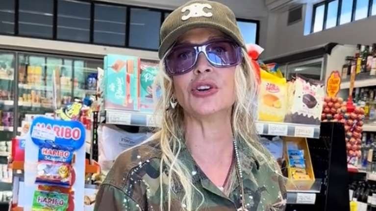 Άννα Βίσση: Τραγούδησε σε σούπερ μάρκετ στη Σκύρο - Έμειναν άφωνοι πελάτες και προσωπικό [βίντεο]