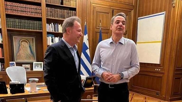 Ξαφνική συνάντηση του δημοσιογράφου Δημήτρη Οικονόμου με Μητσοτάκη στο Μαξίμου - Σενάρια για υποψηφιότητα με τη ΝΔ