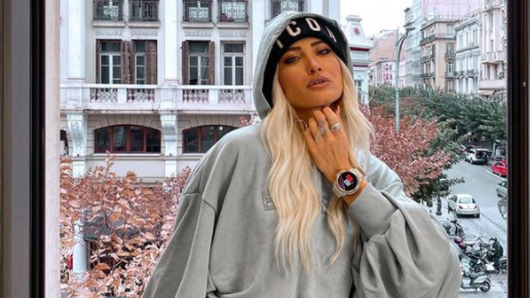 Το &quot;λευκό παλάτι&quot; της Ιωάννας Τούνη: Με τεράστιο σαλόνι, τέσσερις κρεβατοκάμαρες και βεστιάριο