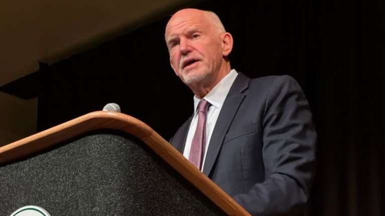 Ο Γιώργος Παπανδρέου στην Καλιφόρνια καλεσμένος ακαδημαϊκών ιδρυμάτων