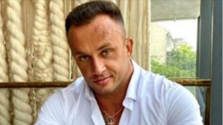 Κορονοϊός: Προειδοποίηση Μόσιαλου για τους διαδικτυακούς &quot;ειδικούς&quot; - Tι γράφει για τον 33χρονο influencer αρνητή που πέθανε