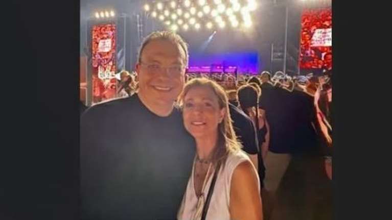 Σωκράτης Φάμελλος: Στη συναυλία της Κάιλι Μινόγκ με τη σύζυγό του Τατιάνα Παπαδοπούλου [εικόνα]