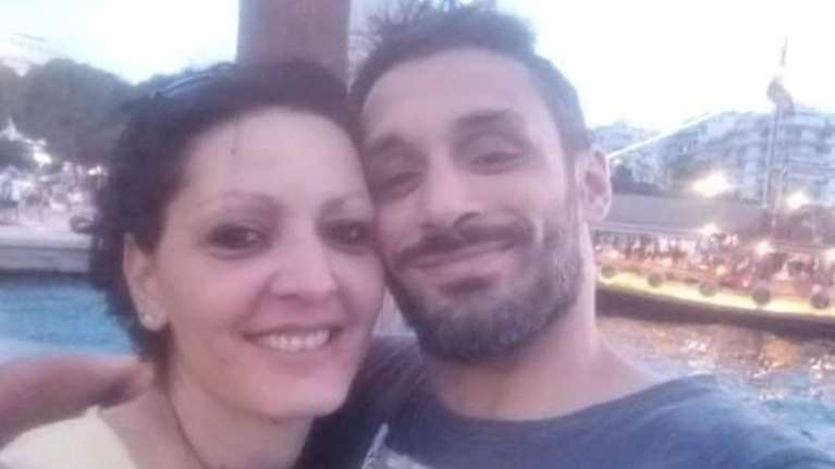 Δολοφονία 41χρονης Γεωργίας: Προκλητικός ο σύντροφός της - &quot;Κάποιος που μου μοιάζει&quot; είπε για το βίντεο που τον δείχνει να κουβαλά το πτώμα της