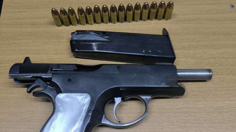 Βύρωνας: Συνελήφθη 40χρονος οδηγός αγώνων - Βρέθηκε όπλο με 15 σφαίρες στην Πόρσε του