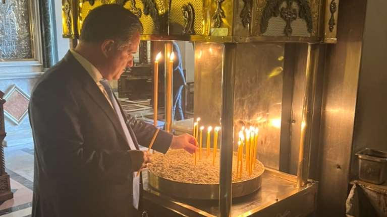 Άδωνις Γεωργιάδης: Άναψε κερί στην εκκλησία μετά το τροχαίο - &quot;Χθες ήταν δύσκολη μέρα&quot; [εικόνες]