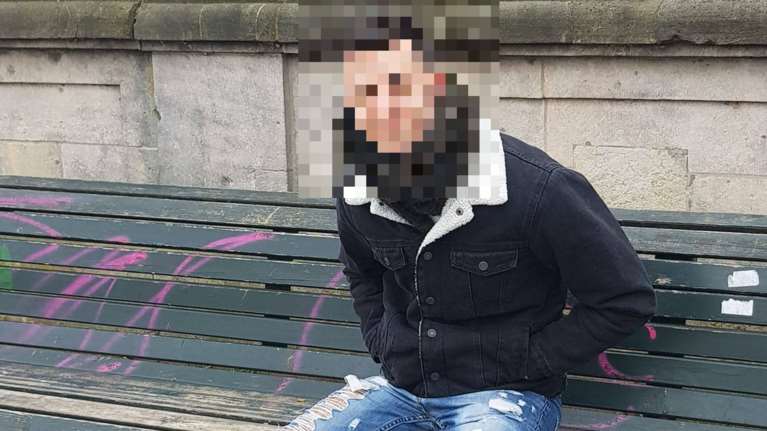 Νέα Σμύρνη: &quot;Το παιδί μου είναι τέλειο, δεν είναι επιδειξίας&quot; - Τι λέει ο πατέρας του 22χρονου που συνελήφθη [Βίντεο]