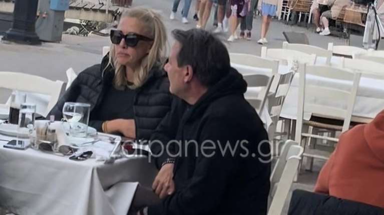 Απόστολος Λύτρας: Στα Χανιά με τη σύντροφό του - Αγκαλιές και φιλιά σε  εστιατόριο στο Ενετικό Λιμάνι [Εικόνες]