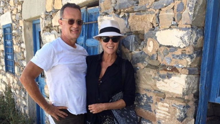 Εξιτήριο από το νοσοκομείο για Τομ Χανκς και Ρίτα Γουίλσον - Σε καραντίνα στο σπίτι