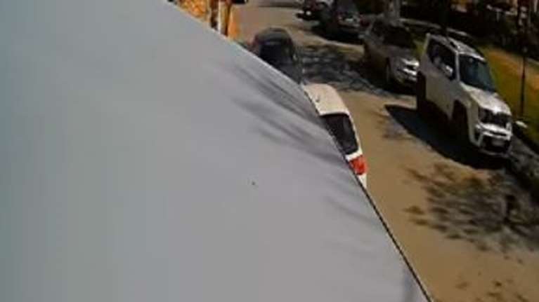 Λάρισα - Παράσυρση του 3χρονου: Βίντεο ντοκουμέντο από τη στιγμή που αυτοκίνητο χτυπά το παιδάκι - ΣΚΛΗΡΕΣ ΕΙΚΟΝΕΣ