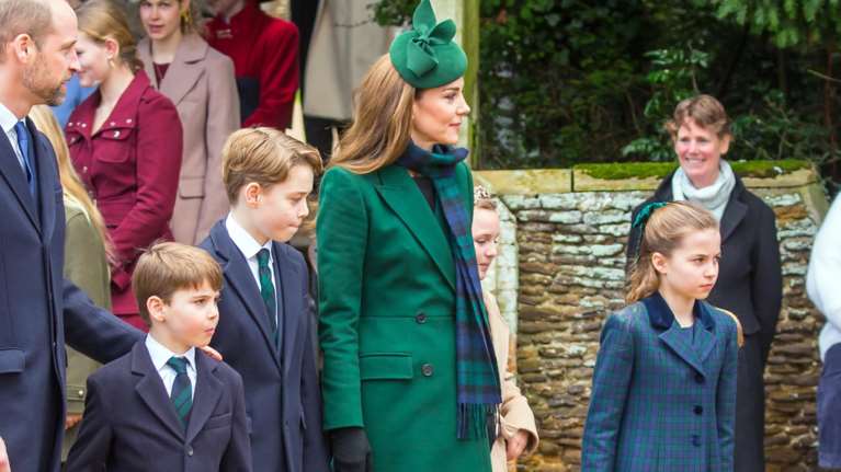 Πριγκίπισσα Σάρλοτ: Το πανάκριβο κολιέ που φόρεσε στην τελευταία της εμφάνιση και η απρόσμενη σύνδεσή του με τον πρίγκιπα Χάρι