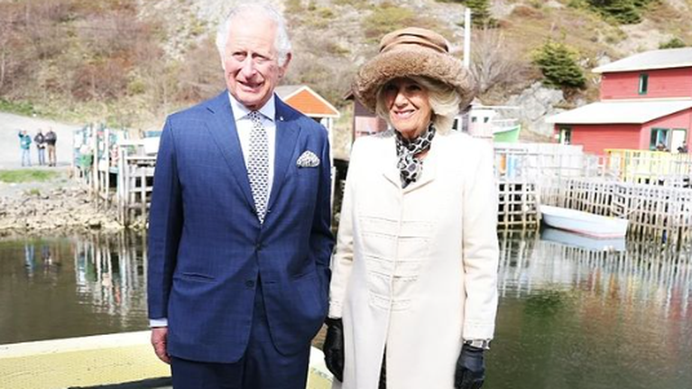 Η Καμίλα στη βρετανική Vogue: "Δεν είναι εύκολο" να είσαι στη μέση ενός από τα μεγαλύτερα σκάνδαλα του 20ου αιώνα [εικόνες]