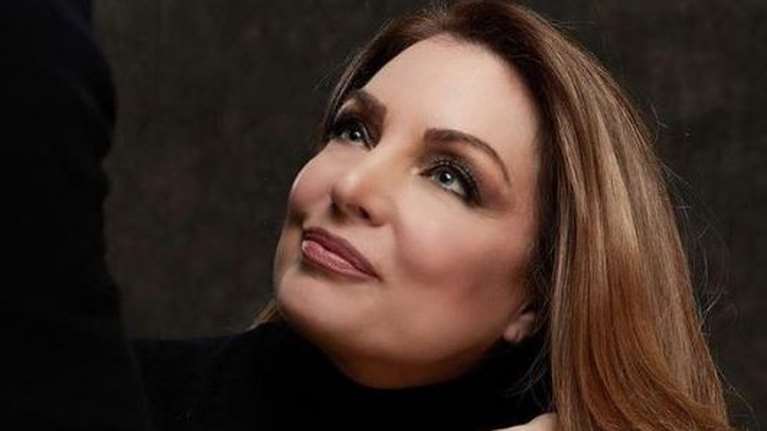 Άντζελα Γκερέκου: Η τούρτα έκπληξη και η φωτογραφία χωρίς μακιγιάζ από τα γενέθλιά της