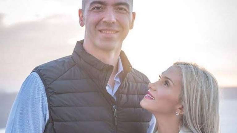 &quot;Πίστευα ότι έχω όγκο στον εγκέφαλο&quot;: Συγκλονίζει η Δώρα Τσαμπάζη έναν χρόνο μετά τον θάνατο του Αλέξανδρου Νικολαΐδη