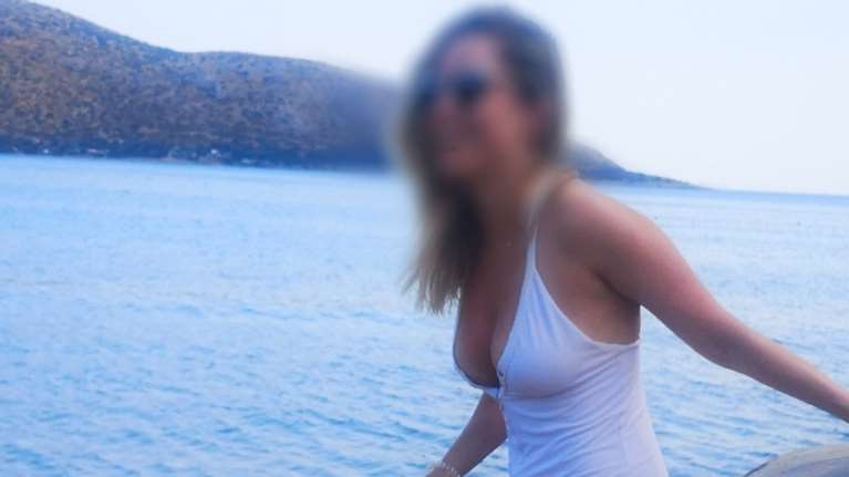 Με σχέδιο η επίθεση με βιτριόλι: Τα σενάρια που εξετάζουν οι Αρχές - &quot;Μάχη&quot; για να σωθεί το μάτι της 34χρονης