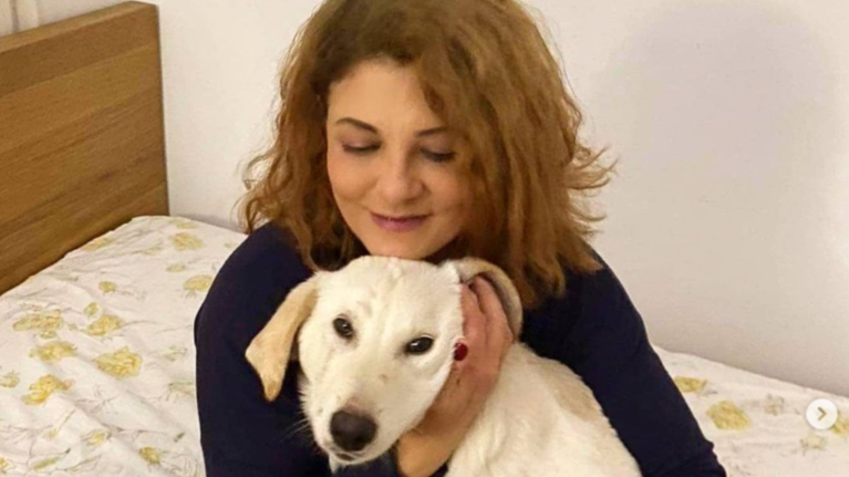 Τάνια Τρύπη: Υιοθέτησε το σκυλί που είχε κακοποιηθεί και βιαστεί με φρικιαστικό τρόπο