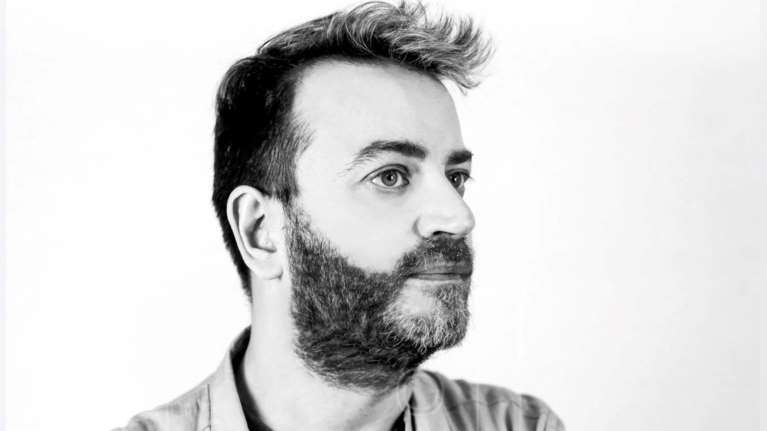 Κορονοϊός: Ενας γνωστός δημοσιογράφος περιγράφει πώς ο ιός χτύπησε την οικογένειά του- Αρρώστησαν σχεδόν όλοι