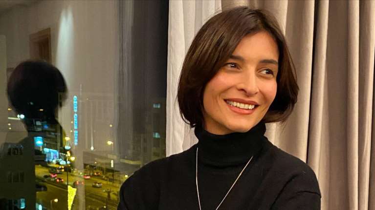 Αντιγόνη Κουλουκάκου: Βόλτες με τον 22 ημερών γιο της και τον σύζυγό της [εικόνες]