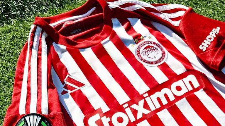 Conference League: Αυτή είναι η ερυθρόλευκη φανέλα για τον ιστορικό τελικό απόψε με τη Φιορεντίνα