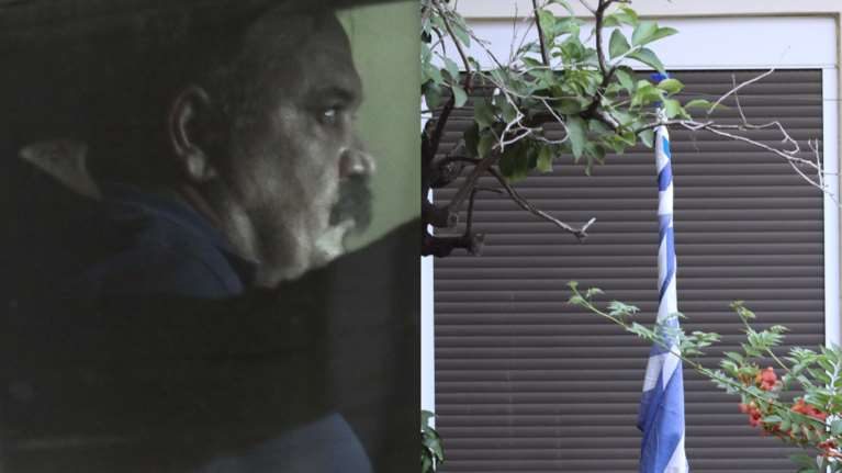 Χρήστος Παππάς: Τα περίεργα σημειώματα στο σπίτι όπου κρυβόταν - &quot;Σ&#39;αγαπάω, αδέκαστος&quot;