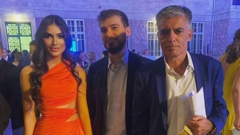 Λάμπης Ευαγγελάτος: Αποφοίτησε από το ΕΚΠΑ - Η περήφανη μητέρα του και η ετεροθαλής αδελφή του που δεν είχαμε ξαναδεί