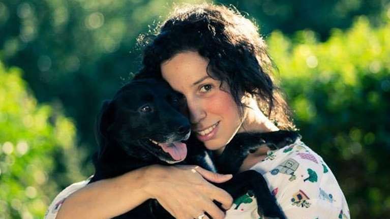 Ελενα Δέδε: Πώς το σοκ για τον Ολιβερ έγινε &quot;σταυροφορία&quot; -  Για κάθε ζώο που υποφέρει και δεν θα μάθουμε ποτέ το όνομά του