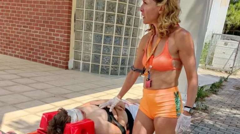 Βόλος: 11χρονος τραυματίστηκε στο κεφάλι έπειτα από βουτιά – Σωτήρια η επέμβαση δύο ναυαγοσωστριών