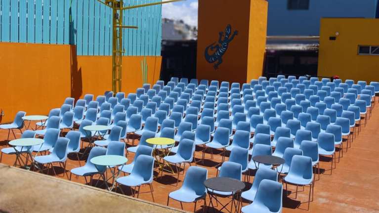 &quot;Καλοκαίρι αλλιώς&quot; στην ταράτσα του Λαμπέτη, με μουσικές και θεατρικές βραδιές