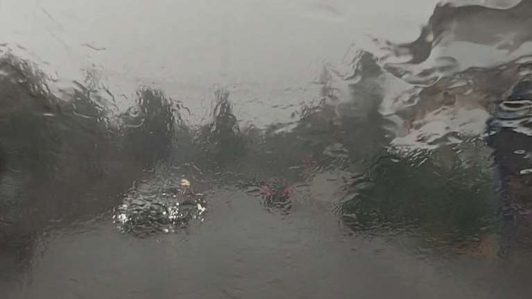 "Χτύπησε" τη Ρόδο η κακοκαιρία ΑΤΕΝΑ -  Ποτάμια οι δρόμοι από ισχυρή βροχόπτωση [εικόνες - βίντεο]