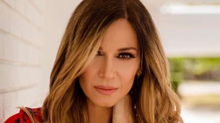 Έλλη Κοκκίνου: Η κατάθλιψη που πέρασε για τα επιπλέον κιλά και η εμφάνισή της on stage την ημέρα που έχασε τον πατέρα της