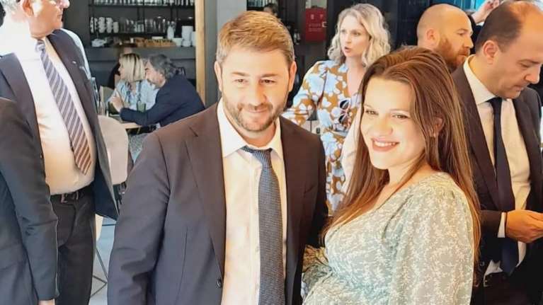 Νέα, κτηνοτρόφος, έγκυος και υποψήφια βουλευτής με το ΠΑΣΟΚ στα Τρίκαλα - Η selfie με τον Ανδρουλάκη