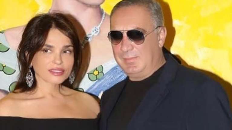 Σίλια Κριθαριώτη: Η πρωινή βόλτα στο Μανχάταν μετά το χειρουργείο - Με μάξι φόρεμα, δερμάτινο και σνίκερς