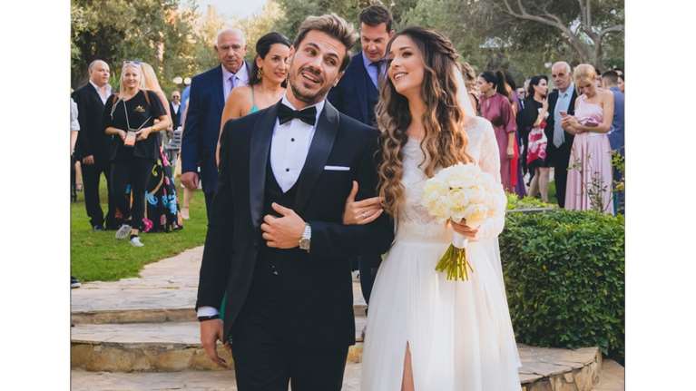 Κωνσταντίνα Παπαμιχαήλ: Είχε διαλέξει το νυφικό εδώ και μήνες, αλλά ανέβαλαν τον γάμο τους