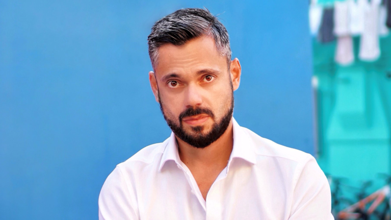 Ο ψυχίατρος Παπαδημητριάδης εξηγεί: Γιατί ΔΕΝ επιστρέφουμε στην κανονικότητα από σήμερα