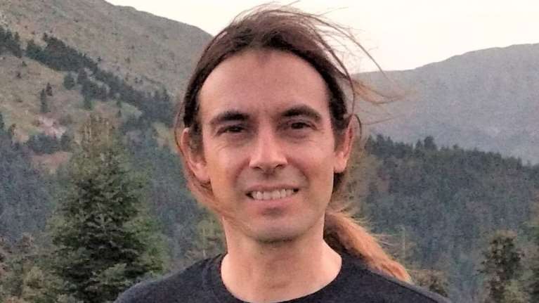 Ο Ηλίας Κανέλλης των Νέων σφάζει τον Κρίτωνα Αρσένη: &quot;Κρίτωνα με το μακρύ μαλλί και το σοσιαλιστικό παρελθόν&quot;