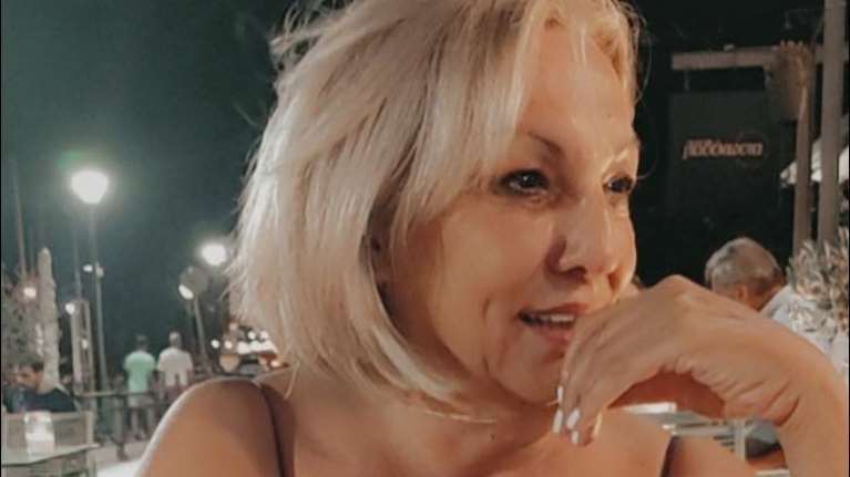 Εξαλλη η Ζανέτ Τσίπρα με τον σύντροφο (ή τη συντρόφισσα) του ΣΥΡΙΖΑ, που &quot;έβγαλε στη φόρα&quot; τις αναρτήσεις της για Αχτσιόγλου